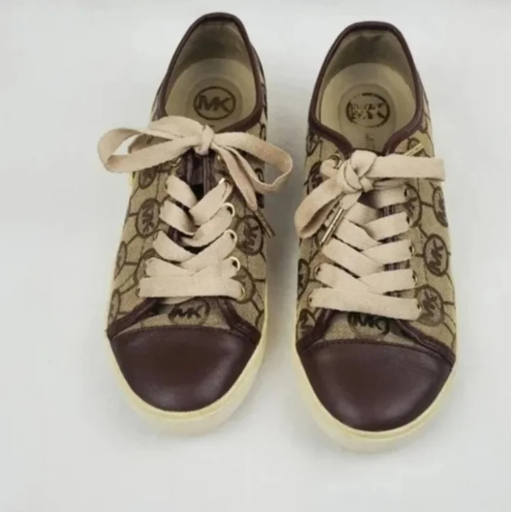Michael kors leather logo lace up sneakers